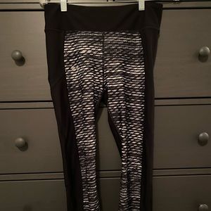 Under Armour Athletic Cropped Leggings